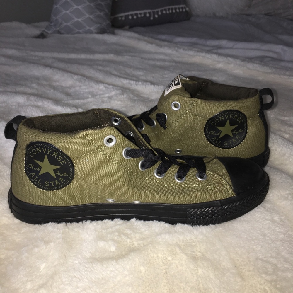 Olive green low top converse
